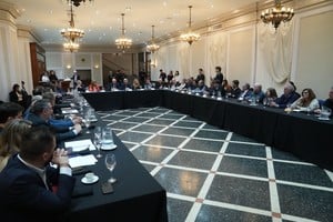 La instancia busca articular al sector público y privado en torno a los principales desafíos de infraestructura, logística y competitividad de la Región Centro.