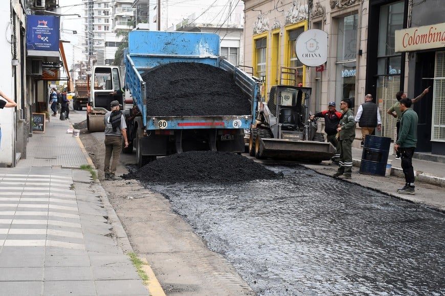 Pavimento y bacheo. La actual planta genera 6 toneladas por día. Foto: Archivo Guillermo Di Salvatore