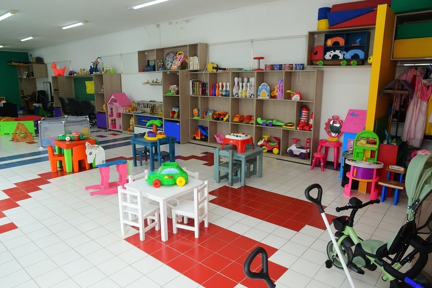 La institución recibe donaciones para sostener a las familias que acompaña.