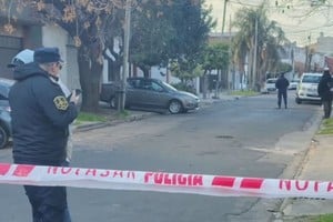 Tres delincuentes asaltaron a una pareja y un hombre de 82 años murió.