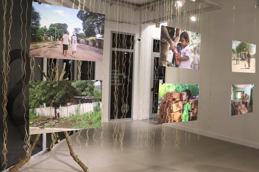 Las fotografías fueron realizadas por José Julián Zapata y Daiana Bruno, con la participación de Fray Pablo Reartes, a partir de un recorrido visual por comunidades indígenas del norte argentino. Foto: Gentileza UCSF.