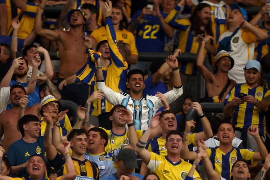 Soccer Football - Copa Libertadores - Round of 16 - Second Leg - Corinthians v Rosario Central - Neo Quimica Arena, Sao Paulo, Brazil - August 20, 2026
Rosario Central fans inside the stadium before the match REUTERS/Jean Carniel