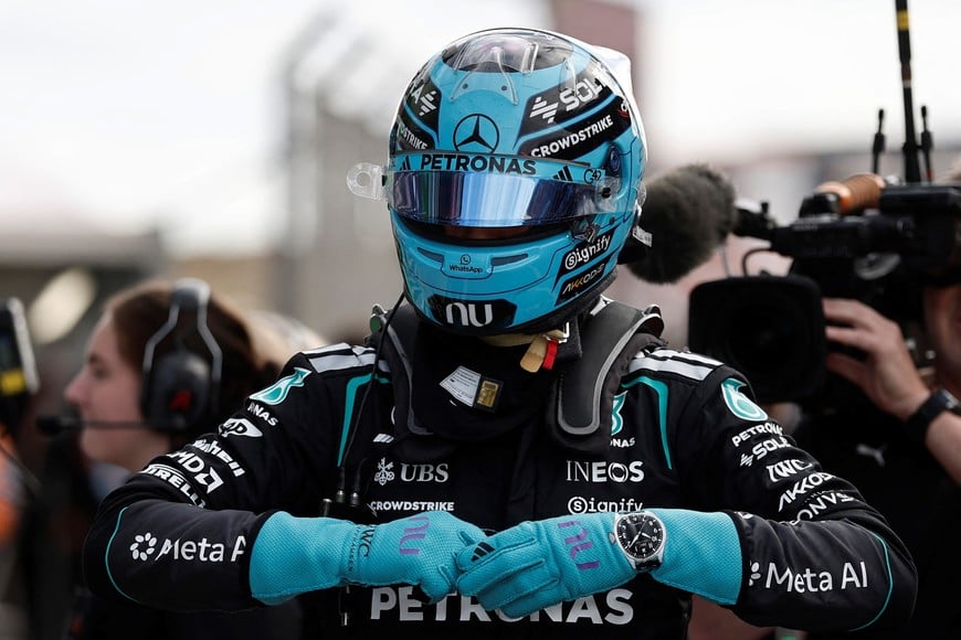 Formula One F1 - Dutch Grand Prix - Circuit Zandvoort, Zandvoort, Netherlands - August 21, 2026
Mercedes' George Russell celebrates after winning pole position for the sprint race REUTERS/Benoit Tessier