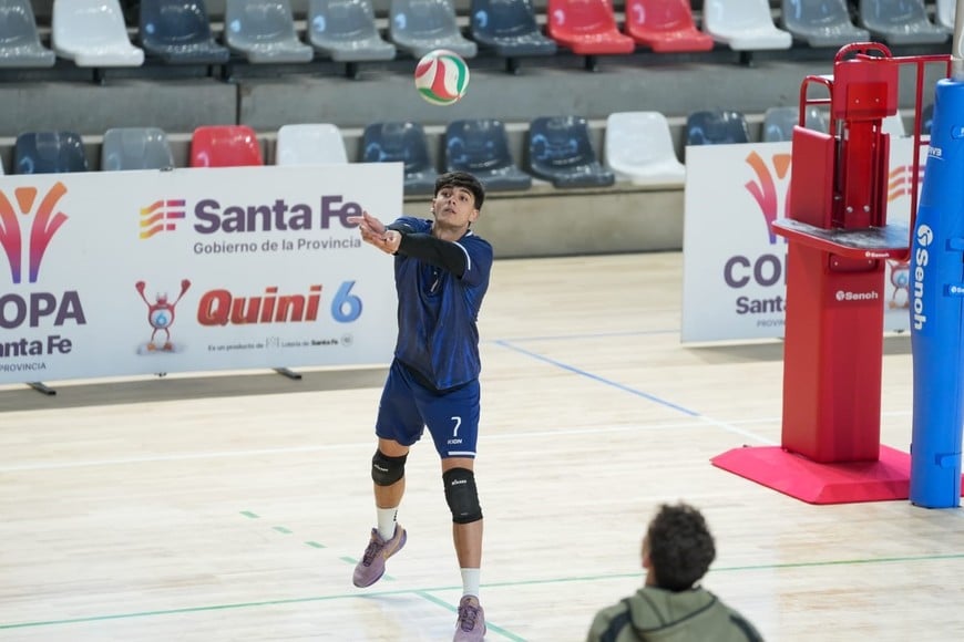 El Invencible Rosario tuvo su estreno deportivo con el cierre de la Copa Santa Fe de vóley masculino.