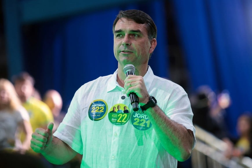 Brazilian presidential candidate and senator Flavio Bolsonaro speaks at an event to launch the gubernatorial campaign of state candidate Douglas Ruas, at Maracanazinho in Rio de Janeiro, Brazil, August 22, 2026. REUTERS/Tita Barros