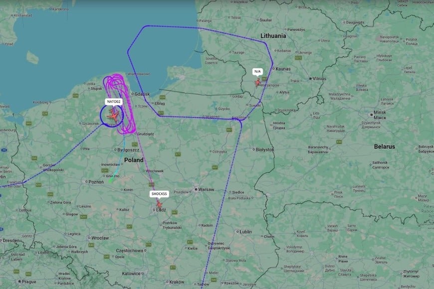 Parte de las particulares maniobras aéreas de esta semana. Crédito: FlightRadar24