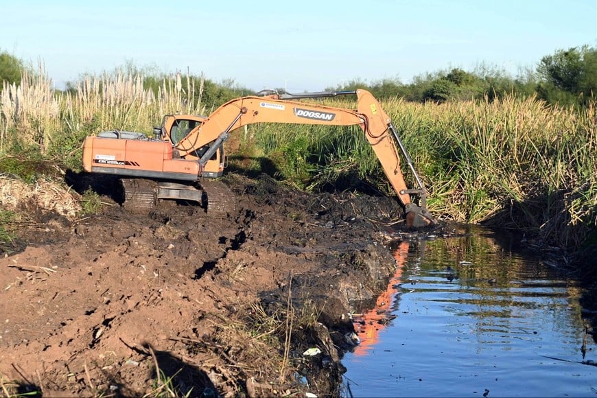 La limpieza de canales es crucial para el escurrimiento de los excedentes pluviales. MCSF