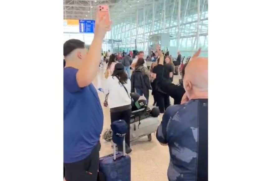 Los pasajeros varados en el aeropuerto de Natal.