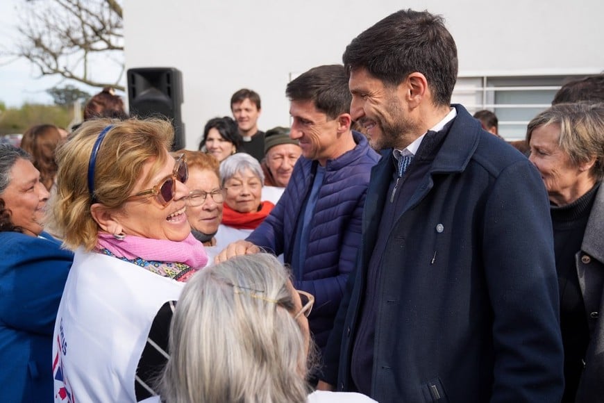 Pullaro recorrió las instalaciones durante la inauguración del efector de barrio Las Vegas.