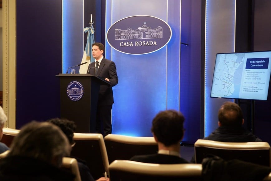 Adrián Ravier, vocero del gobierno nacional, este martes en conferencia. Crédito: Presidencia