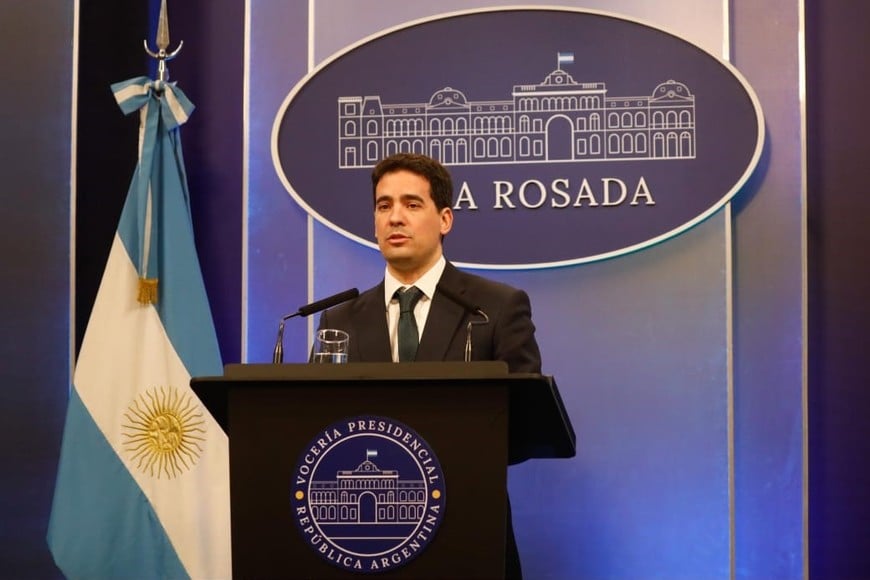 Adrián Ravier, vocero del gobierno nacional, este martes en conferencia. Crédito: Presidencia