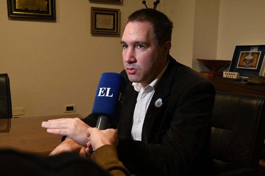 El economista Damián Di Pace brindó una charla este martes en la Cámara Argentina de la Construcción Delegación Ciudad de Santa Fe. Foto: Manuel Fabatía