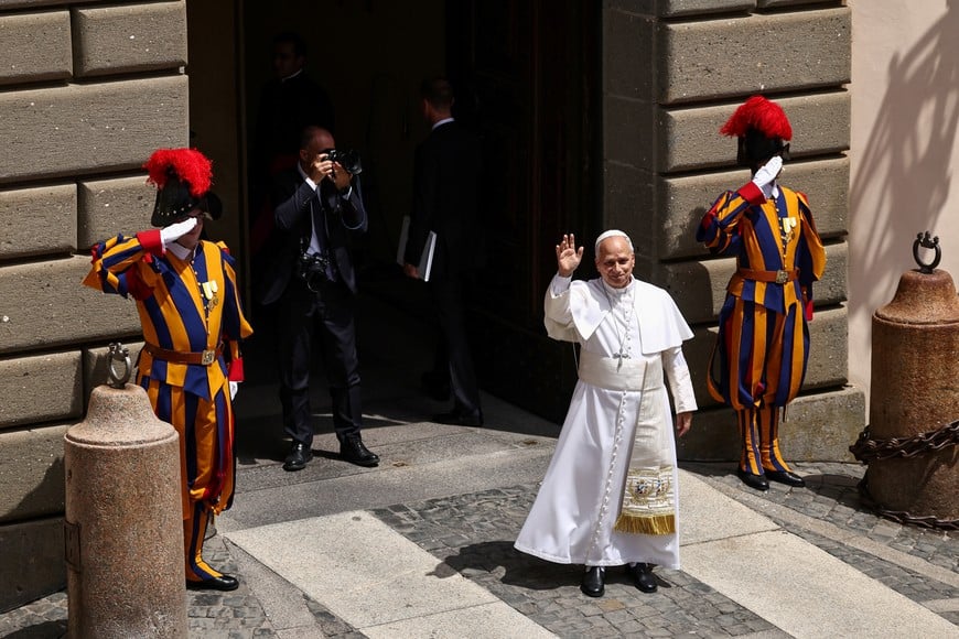 Pope Leo greets faithful after the Angelus prayer in Piazza della Liberta in Castel Gandolfo, near Rome, Italy, July 19, 2026. REUTERS/Matteo Minnella