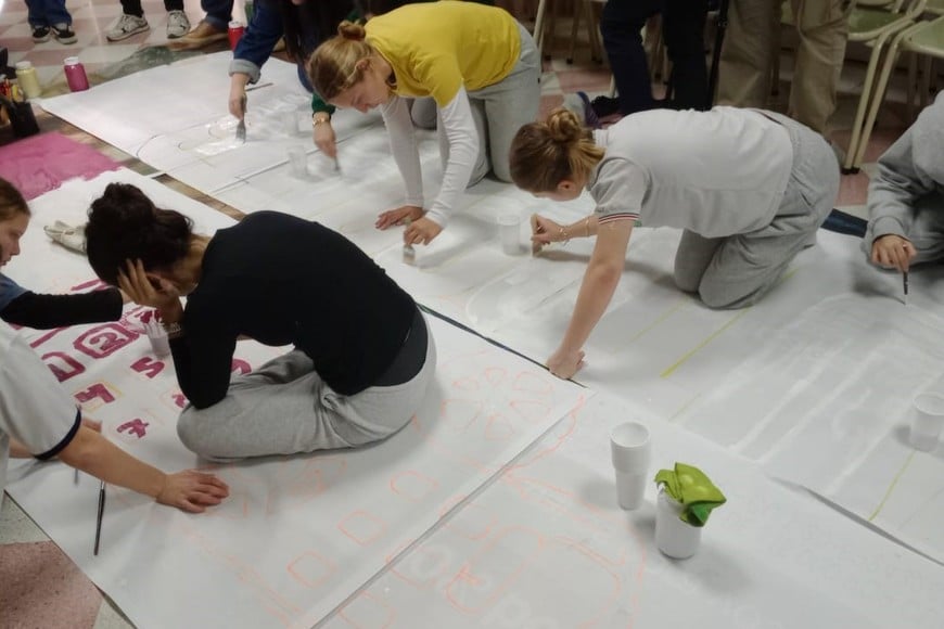 Adolescentes santafesinos participan de actividades sobre salud mental y entornos digitales.