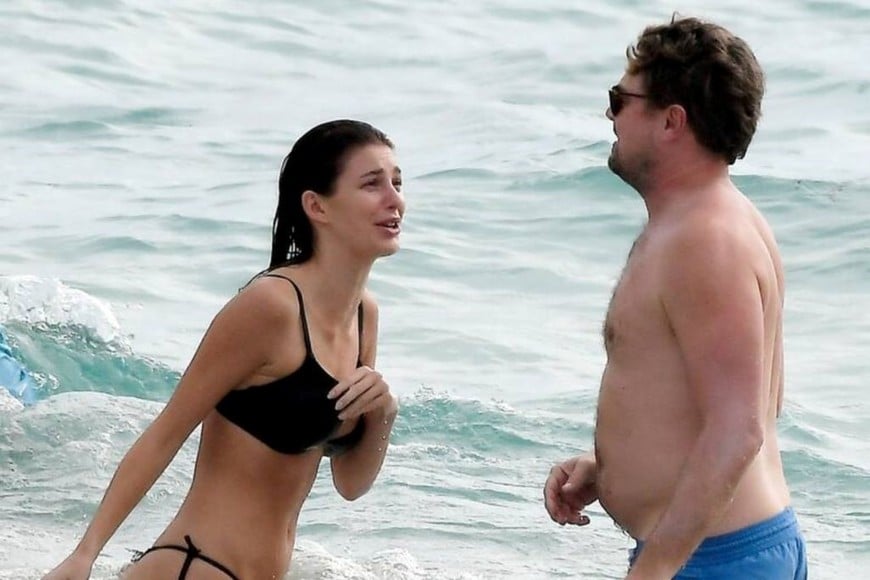 Camila Morrone y Leonardo DiCaprio, durante unas vacaciones en pareja.