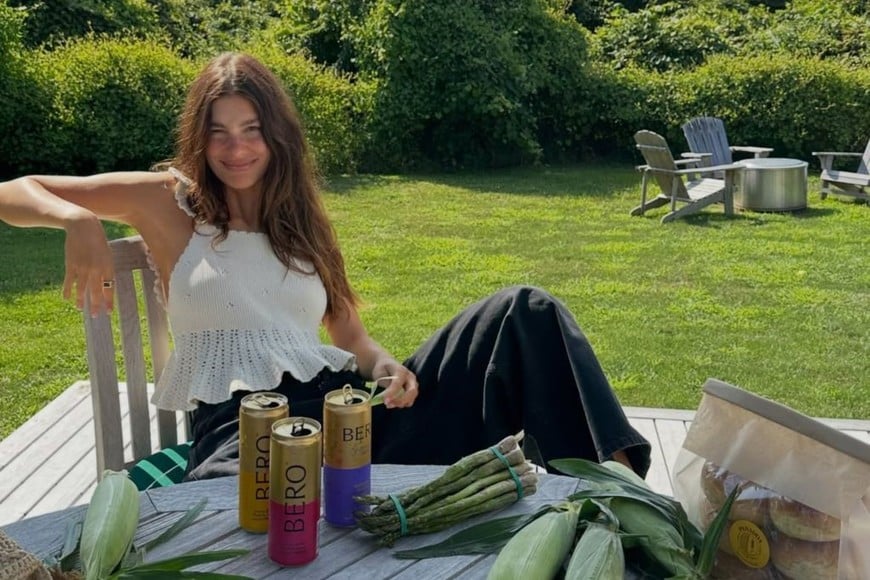 Camila Morrone de descanso en Montauk, Nueva York.