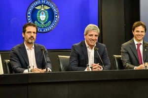 El ministro de Economía encabezó el anuncio.
