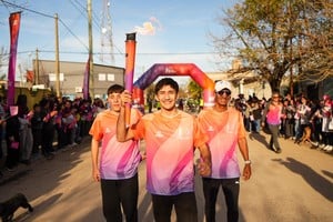La Antorcha Suramericana recorrió las calles de Helvecia durante su paso por la localidad.