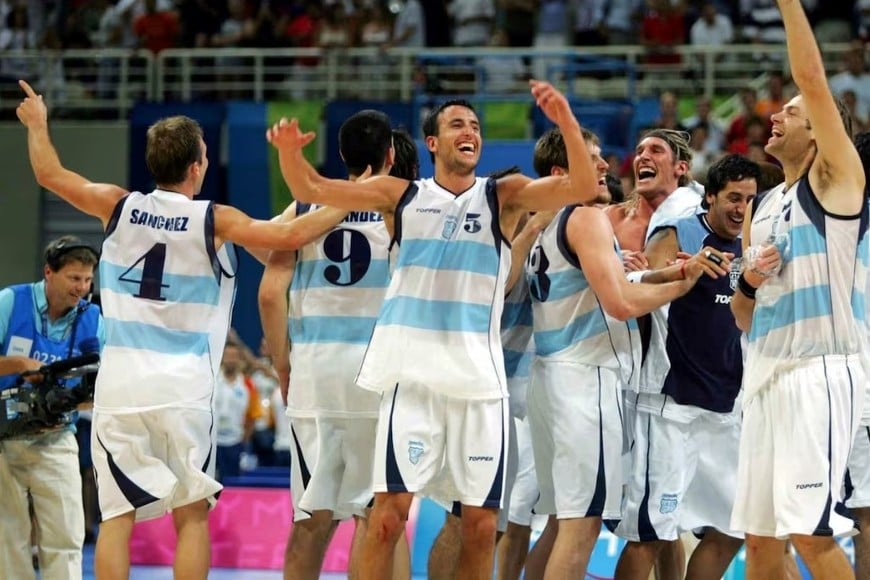 Manu Ginóbili anotó 29 puntos y convirtió cuatro triples ante el seleccionado estadounidense.