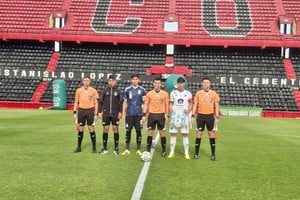 Los jóvenes futbolistas de la región vivieron una jornada inolvidable al enfrentar a la Selección Argentina Sub 15, destacando el espíritu deportivo y la camaradería.