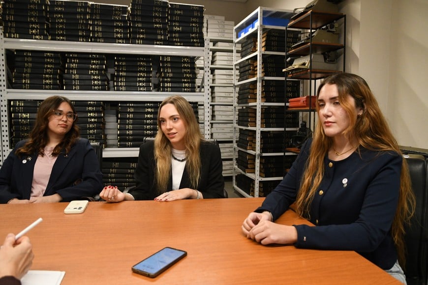 Las jóvenes explicaron que muchas veces el modelo sirve para que los estudiantes terminen de definir la carrera a seguir. Foto: Manuel Fabatía