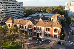 El edificio ubicado en el extremo sur de la capital provincial. Foto: Fernando Nicola.