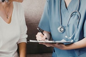 La iniciativa busca fortalecer los controles y mejorar la seguridad en la atención sanitaria.