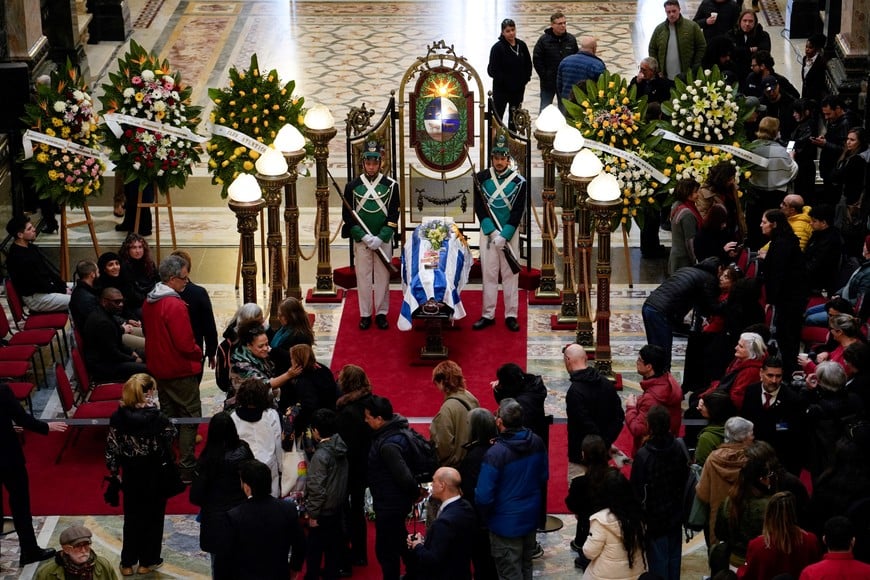 People attend a funeral service for Uruguayan musician Ruben Rada at the Legislative Palace, in Montevideo, Uruguay, August 27, 2026. REUTERS/Andres Cuenca