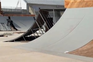 El skateboarding combina velocidad, equilibrio, técnica y creatividad sobre la tabla.