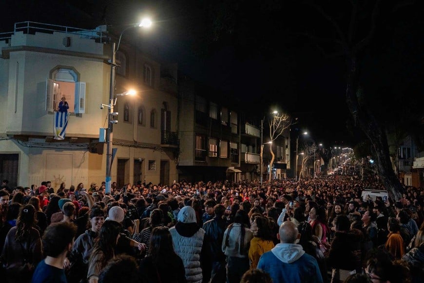 Uruguayos salieron a las calles este miércoles por la noche. Foto: Ernesto Ryan