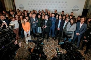 Conferencia de prensa de bloques opositores en el Congreso de la Nación.