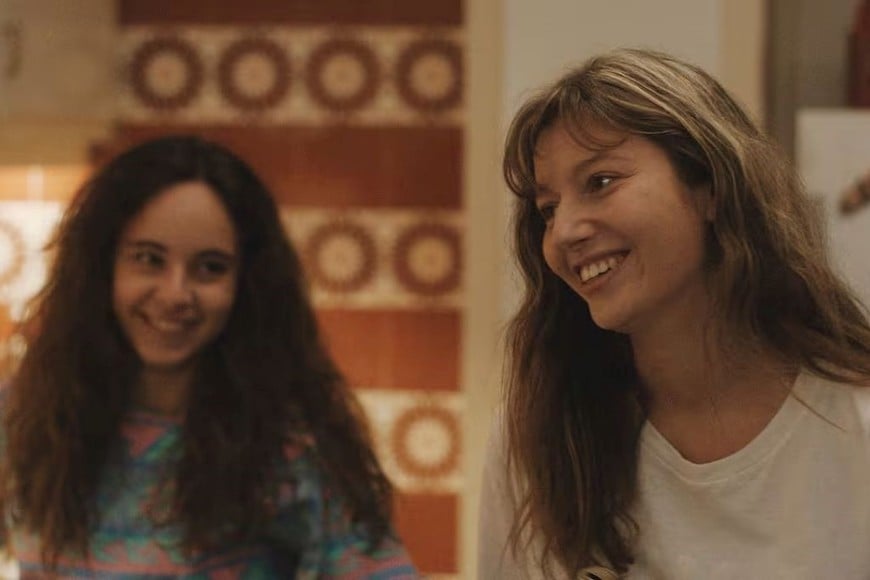 Maite Lanata y Margarita Páez interpretan a Cecilia y Adriana, las hijas de Barreda.