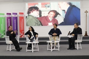 Lucas Romero, Viviana Quiroga, Luis María Caballero (Fundación Jerome Lejeune Argentina) y P. Sergio Götte (Instituto de Bioética UCSF). Foto: Gentileza UCSF.