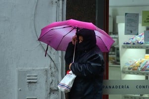 El fenómeno podría provocar anegamientos y caída localizada de granizo en la región.