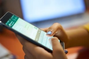 La propia plataforma recomienda revisar regularmente los dispositivos asociados