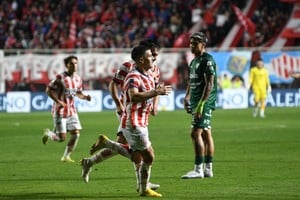 Goles de Tarragona y Malcorra | Unión-Sarmiento | Torneo Clausura Fecha 7 | Estadio 15 de Abril. Foto: Manuel Fabatia