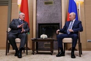 Aleksandr Lukashenko junto a Vladimir Putin en Novo-OgariovoREUTERS/Anastasia Barashkova/Pool