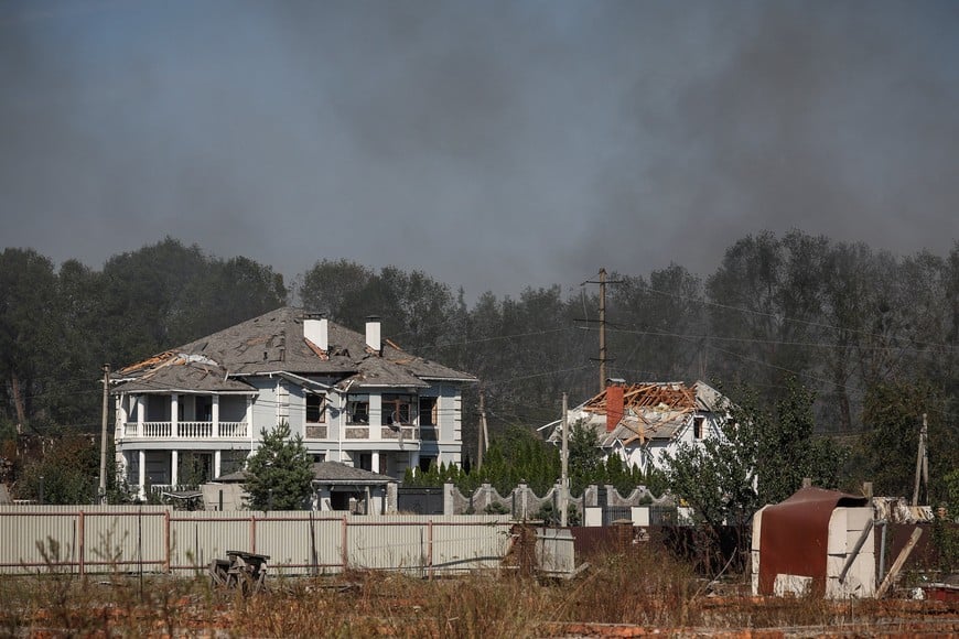 Destroyed private houses after yesterday's Russian drone strike, amid Russia's attack on Ukraine, in the village of Myla, Kyiv region, Ukraine, August 29, 2026. REUTERS/Alina Smutko