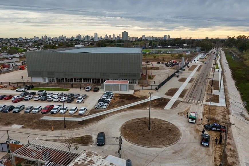 El nuevo estadio multipropósito construido en el CARD quedó inaugurado este sábado.