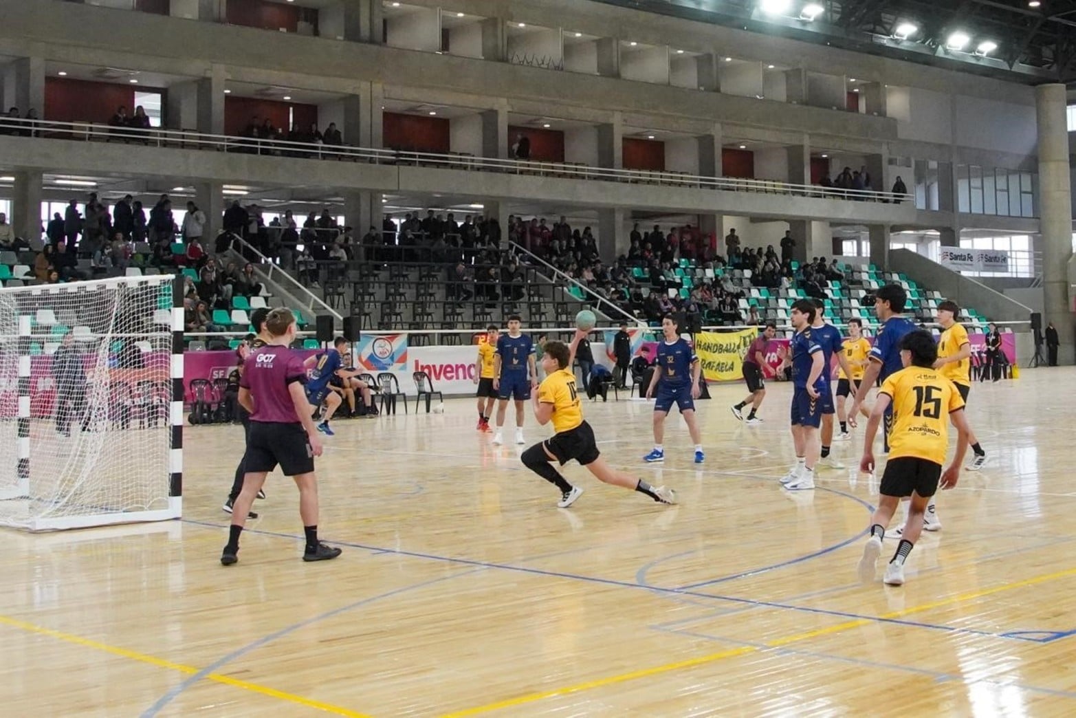Test Event de handball: I.L Peretz y Alianza de Santo Tomé en el Invencible Santa Fe. Foto: Fernando Nicola