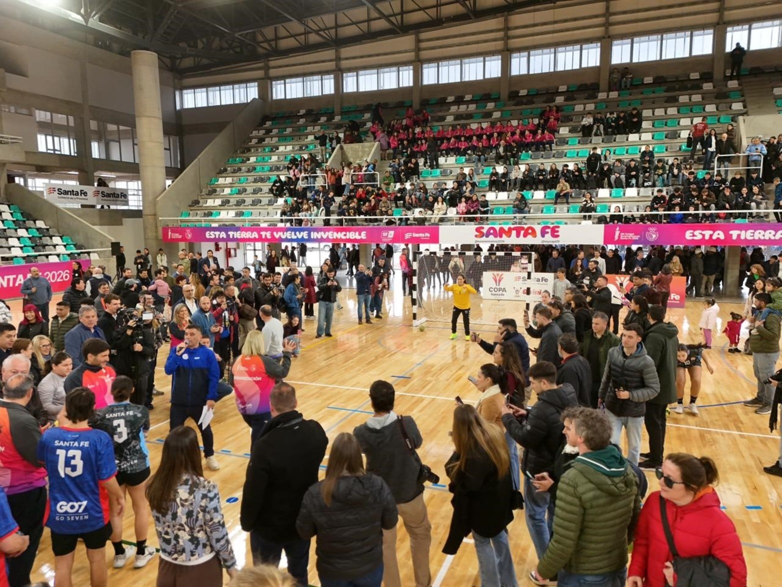 El nuevo estadio multipropósito construido en el CARD quedó inaugurado este sábado.