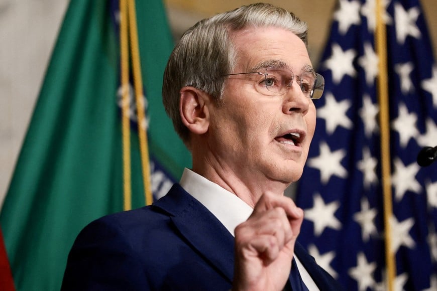 FILE PHOTO: U.S. Treasury Secretary Scott Bessent speaks during a press conference to outline further sanctions against Iran, at the Treasury Department in Washington, D.C., U.S., August 24, 2026. REUTERS/Evelyn Hockstein/File Photo