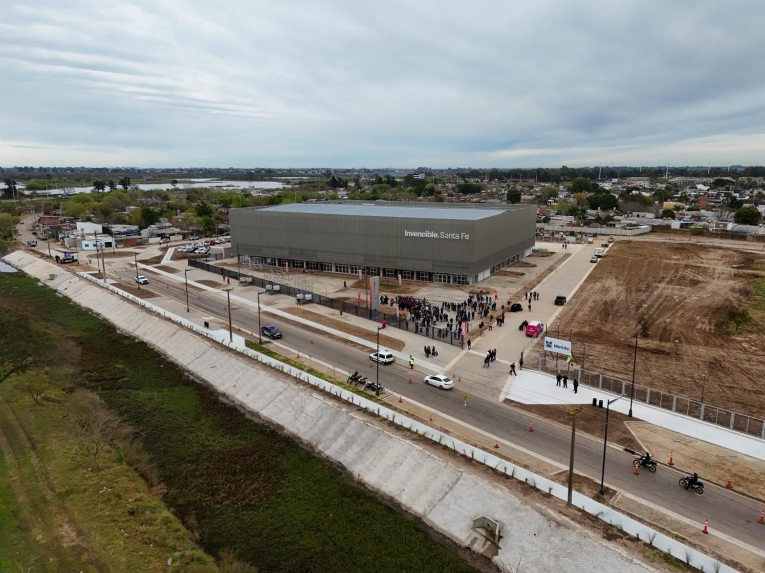 El nuevo estadio multipropósito construido en el CARD quedó inaugurado este sábado.