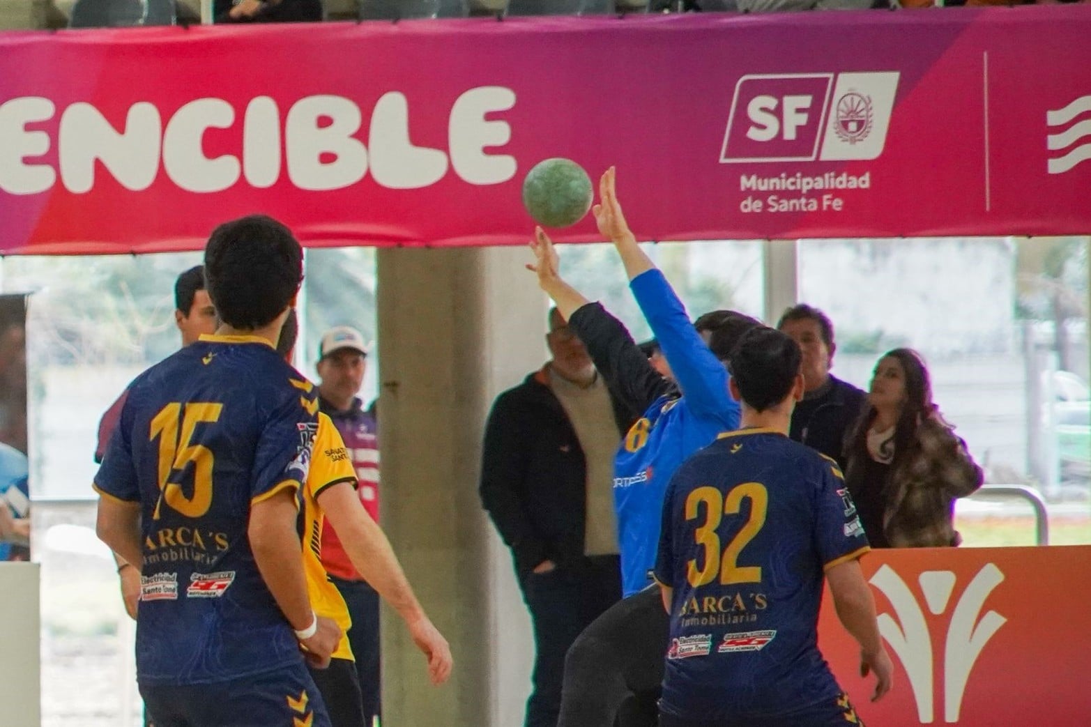 Test Event de handball: I.L Peretz y Alianza de Santo Tomé en el Invencible Santa Fe. Foto: Fernando Nicola