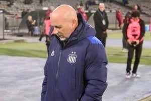 El club cordobés emitió un comunicado informando la desvinculación del casildense.