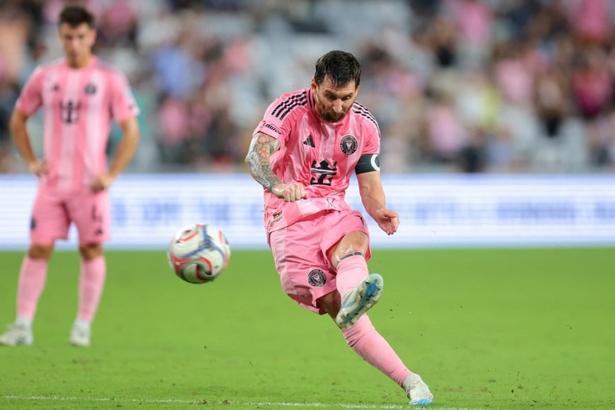 Aug 29, 2026; Miami, Florida, USA; Inter Miami CF forward Lionel Messi (10) scores a free kick against CF Montreal during the second half at NU Stadium. Mandatory Credit: Sam Navarro-Imagn Images
