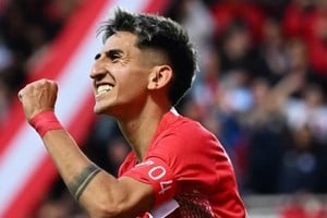 Argentinos Juniors remontó ante Aldosivi y amplió su ventaja en la cima