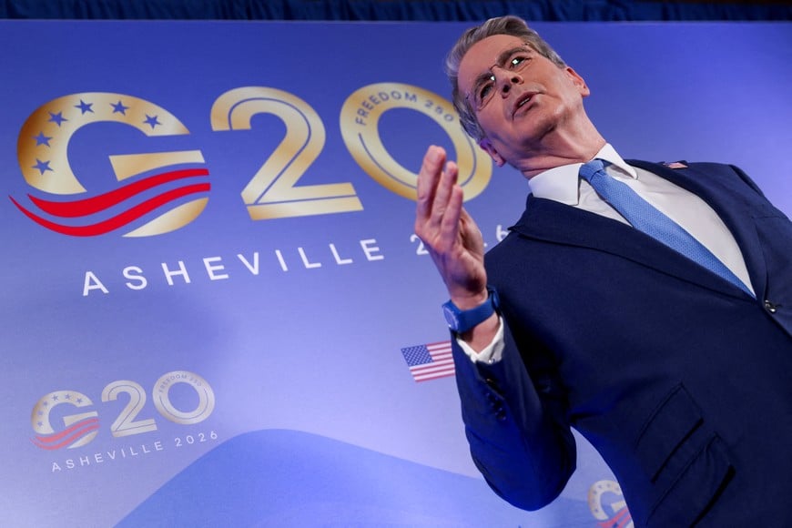 FILE PHOTO: U.S. Treasury Secretary Scott Bessent gestures, as finance ministers and central bank governors from G20 countries meet in Asheville, North Carolina, U.S., August 31, 2026. REUTERS/Sam Wolfe/File Photo