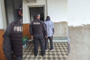 Traslado del imputado a sede policial. Foto: Gentileza