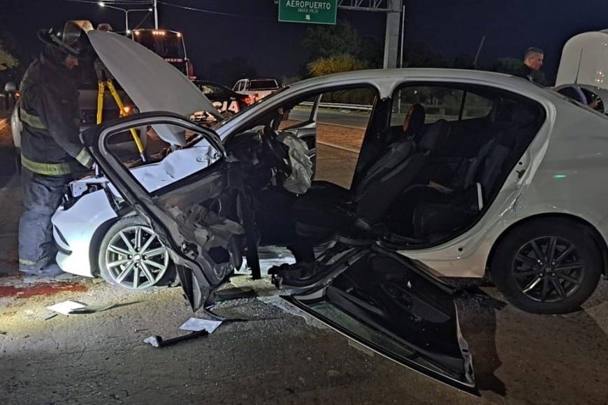 Choque entre una camioneta y un auto dejó seis personas heridas en Circunvalación